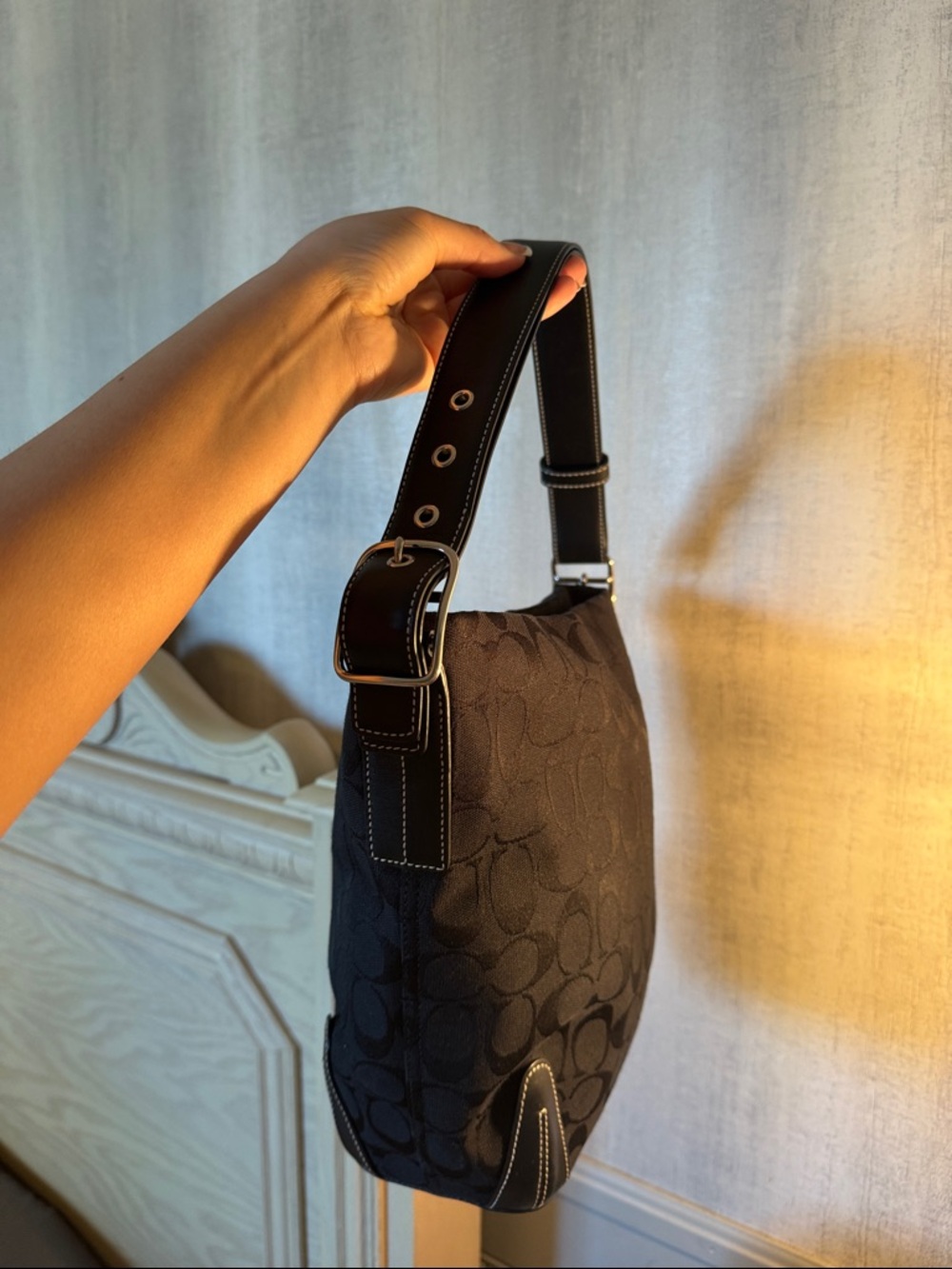 Coach Black Signature Jacquard Shoulder Bag with Contrast Stitching - Picture 2 of 6